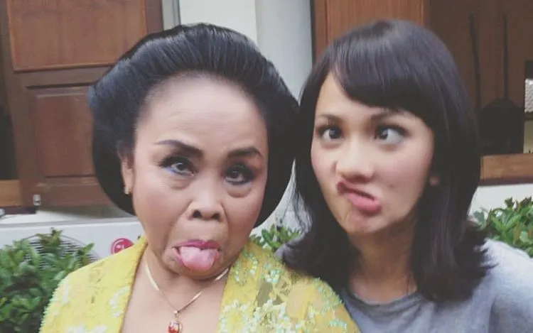 7 Alasan Mengapa Cewek Berhidung Mungil (Ahem... Pesek) Adalah Pasangan yang Menawan Hati 9