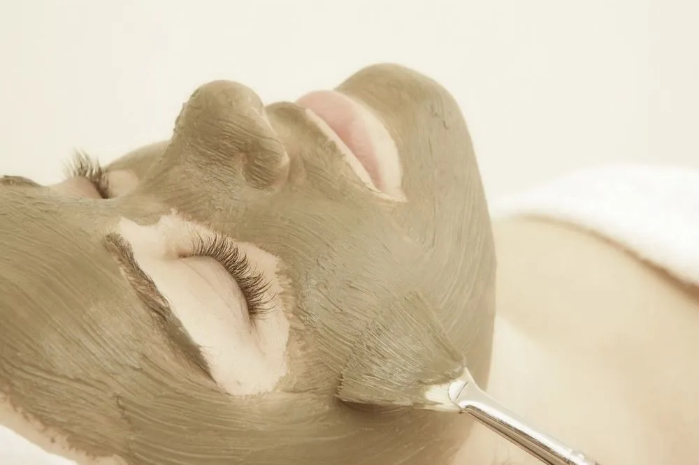 8 Masker Rumahan yang Bisa Kamu Buat Sendiri dan Ampuh Membuatmu Tampak Cantik Alami 9