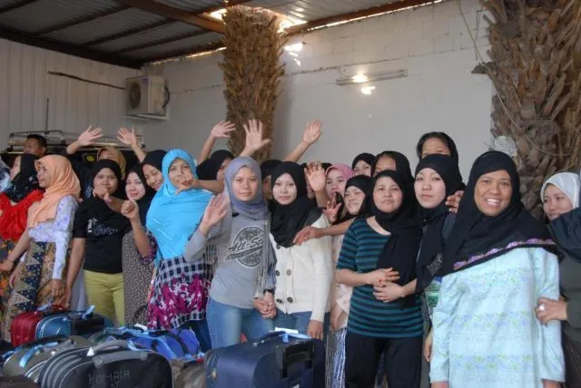 Sabar ya nduk karena baru bisa ngirim duit dan belum bisa mudik.