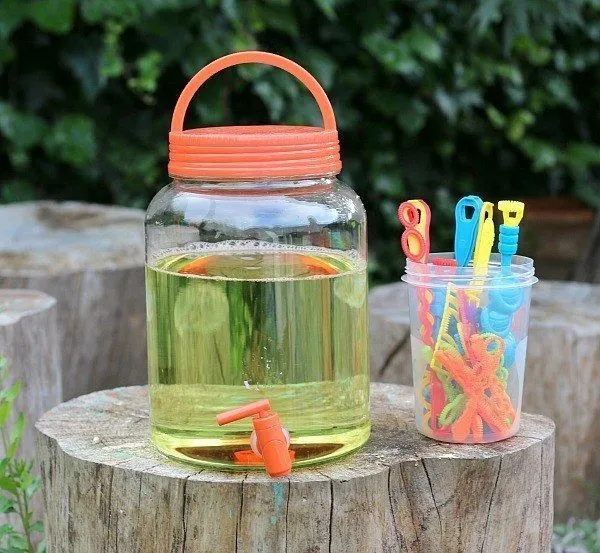 Anak-Anak Kecil Tak Lagi Bikin Pesta Berantakan, Asal Kamu Terapkan 9 Ide Kreatif Ini di Hari Pernikahan 13