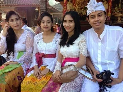 8 Pengalaman Seru Ini Cuma Bisa Kamu Rasakan Kalau Udah Pacaran Sama Cowok Bali 14