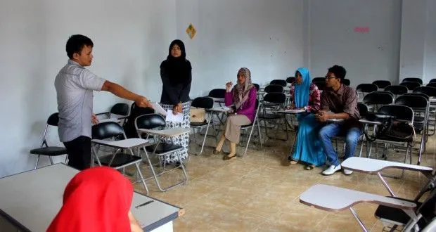 Saat Identitas Sebagai English Debater Jadi Pilihan Diri, 8 Suka-Duka Ini Pasti Kamu Akrabi 11