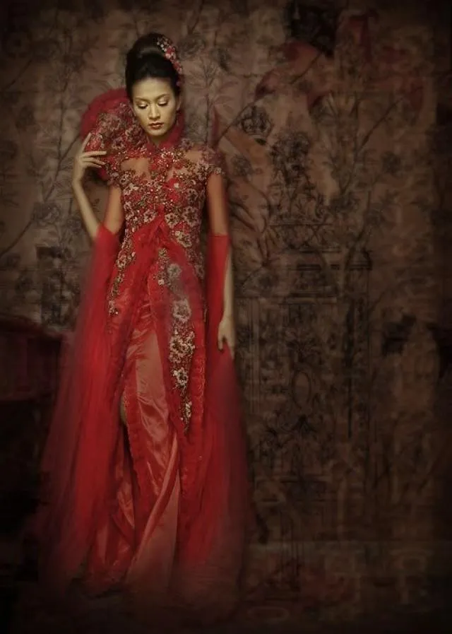Dengan 10 Baju Kebaya Khas Indonesia Ini, Tampil Ayu dan Anggun di Hari Pernikahan Bukan Mustahil Lagi 13