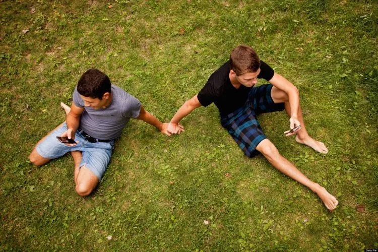 Bukan Propaganda: Percakapan Dengan Teman-teman LGBT yang Kerap Disebut