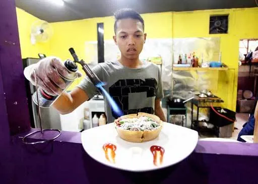 5 Alasan Kenapa Martabak Memang Paling Enak Buat Buka Puasa. Takjil Lain Gak Ada Apa-apanya! 9