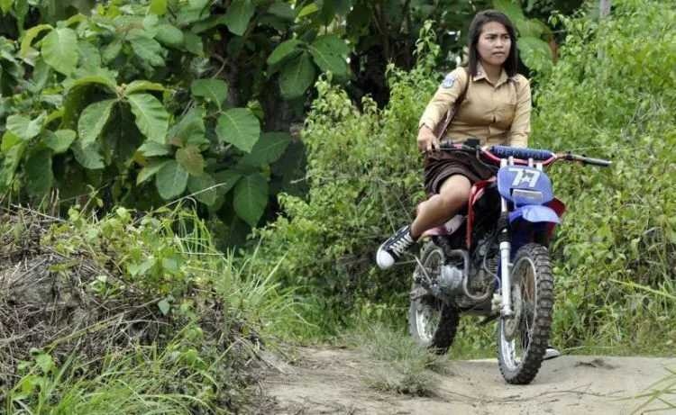 14 Alasan Mengapa Cewek Pengendara Motor Adalah Pasangan yang Patut Kamu Idam-idamkan 26