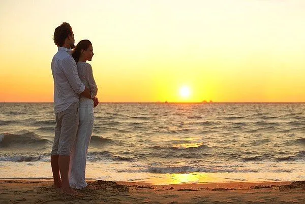 8 Pengalaman Seru Ini Cuma Bisa Kamu Rasakan Kalau Udah Pacaran Sama Cowok Bali 11