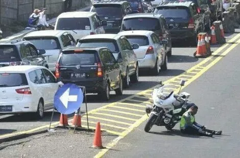 Untukmu Polisi Muda yang Harus Bertugas Di Hari Lebaran... 14