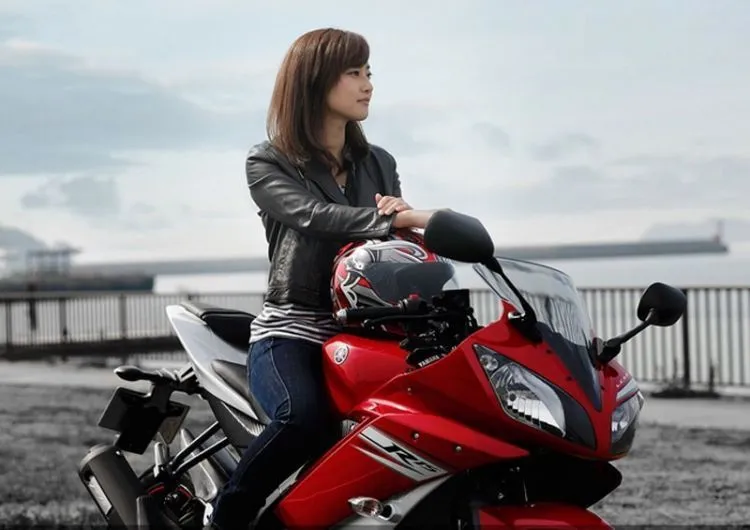 14 Alasan Mengapa Cewek Pengendara Motor Adalah Pasangan yang Patut Kamu Idam-idamkan 28