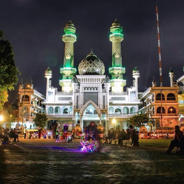 6 Destinasi di Malang yang Layak Kamu Datangi dan Tampak Cantik di Instagrammu Nanti 8