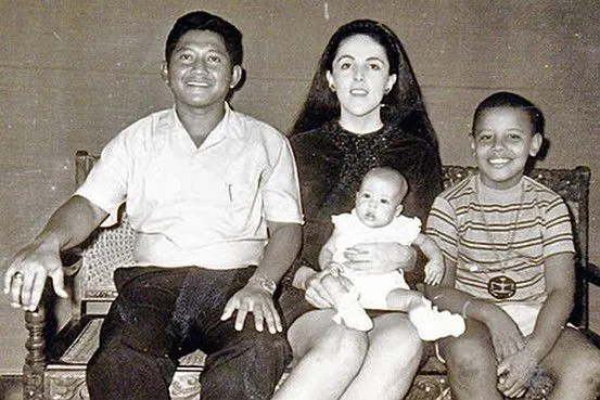 Ibu Presiden Obama bersuamikan pria indonesia saat penelitian