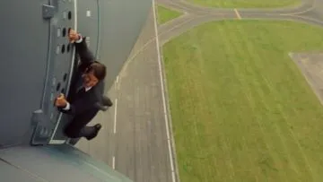 Umurnya Mungkin Udah 50-an, Tapi Tom Cruise Masih Tampil Keren di Mission Impossible. Mungkinkah Ini Rahasianya?