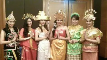 Jangan Pernah Malu Kalau Logat Daerahmu Kental, Karena Itulah yang Bikin Kamu Bangga Sebagai Orang Indonesia!