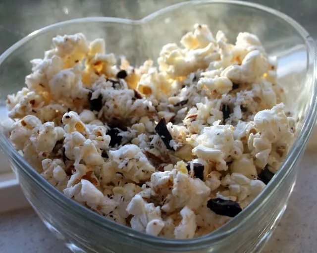 5 Resep Popcorn Enak, Nggak Hanya Rasa Manis dan Asin Saja 8