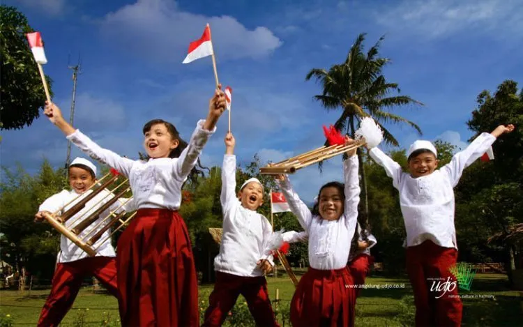 Jangan Pernah Malu Kalau Logat Daerahmu Kental, Karena Itulah yang Bikin Kamu Bangga Sebagai Orang Indonesia! 11