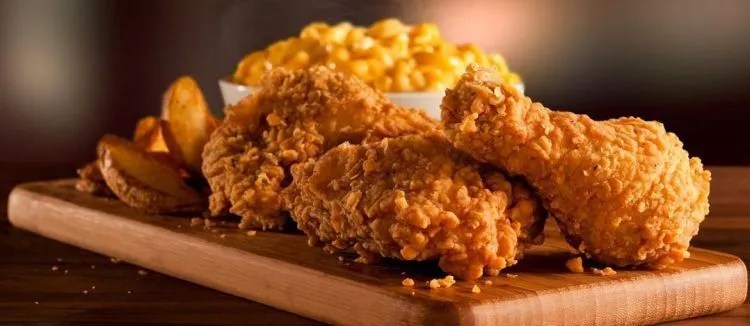 11 Momen Saat Ayam Goreng Cepat Saji Berhasil Menggoyahkan Imanmu! 13