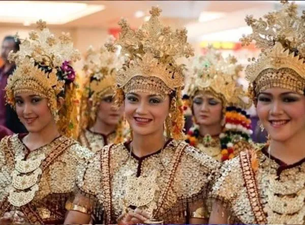 9 Hal yang Harus Kamu Ketahui Sebelum Menjadikan Gadis Palembang Pendamping Setiamu