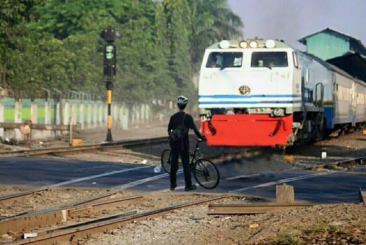 Agar Konvoi Tidak Merugikan Pengguna Jalan Lain, 6 Kiat Ini Bisa Kamu Terapkan! 8