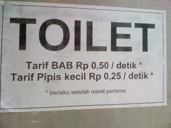 14 Tulisan-tulisan Kocak di WC Umum yang Bisa Bikin Kamu Pipis Celana 27