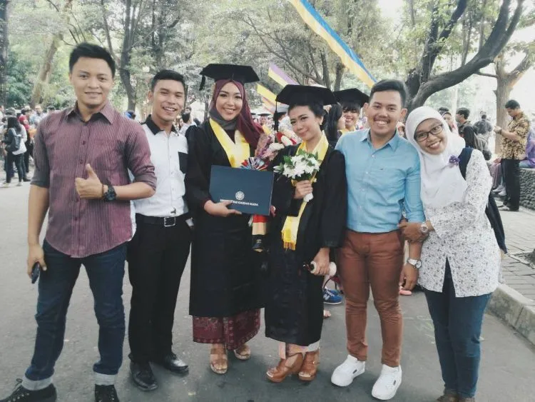 Anak UGM Memang Kelihatan Biasa Saja. Tapi Mereka Calon Menantu Terbaik yang Ibumu Bisa Punya 14