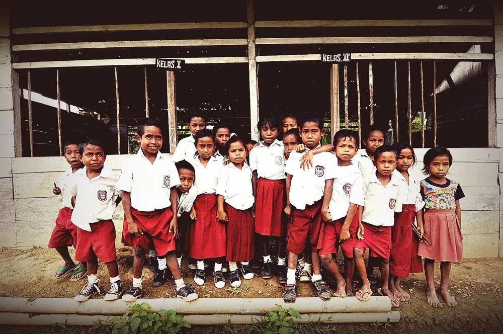 Kekinian vs Kekunoan : 7 Nuansa Kehidupan Bersekolah yang Dirasakan Generasi 90-an