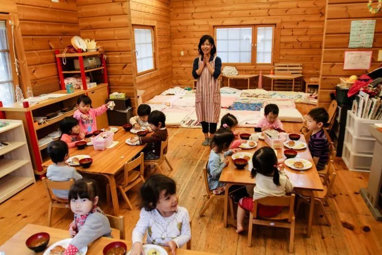 Walau Lebih Stres Dari Pelajar Indonesia, Kok Anak-anak Jepang Malah Lebih Pintar Dari Kita? 11