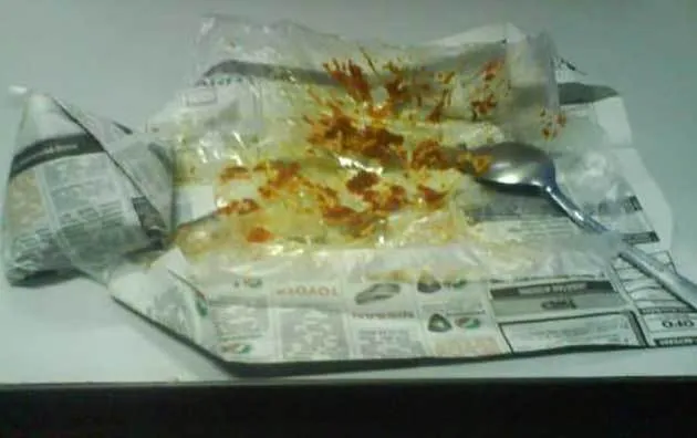 Saat tak butuh, kamu abaikan. Saat genting, Ibu tukang nasi uduk yang kamu kejar.