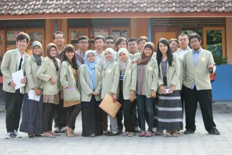 Anak UGM Memang Kelihatan Biasa Saja. Tapi Mereka Calon Menantu Terbaik yang Ibumu Bisa Punya 12