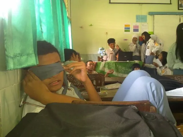 Jam pelajaran yang disukai semua murid : jam pelajaran kosong