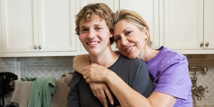 8 Hal Sederhana yang Bisa Kamu Lakukan Demi Memulas Senyum di Wajah Orang Tua 13