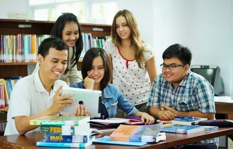 Sarjana Udah Bertebaran di Luar Sana. Ini 5 Cara Biar Kamu Mampu Bersaing di Dunia Kerja 10