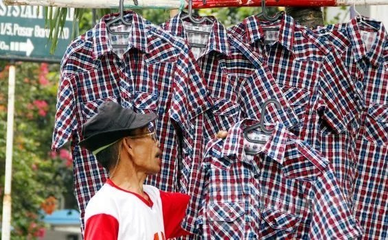 10 Fakta Tentang Orang yang Suka Pakai Baju Sederhana dan (Kelihatannya) Itu-itu Saja. 13