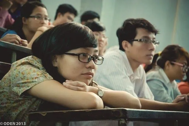 15 Nostalgia Pacaran Khas SMA, yang Kalau Diingat Lagi Bikin Kamu Senyum-senyum Sendiri 25