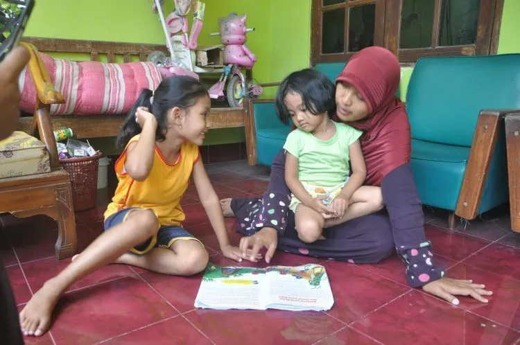 Cerita Mbak Hayu -- Schizophrenia Ia Akrabi. Menulis Jadi Upayanya Menangguhkan Hati 4