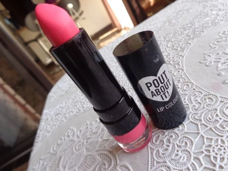 Kalau Selama Ini Kamu Hanya Berani Pakai Lipbalm & Bedak Bayi, Baca Deh 7 Tips Makeup Untuk Pemula Ini! 10