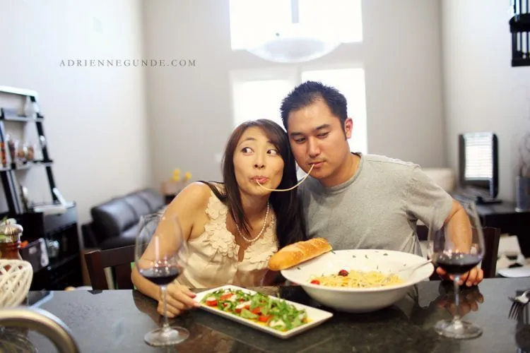 Masak Bareng Sama Pacar Selalu Bikin Hati Hangat. Karena 6 Hal Ini Bikin Kalian Makin Dekat! 12