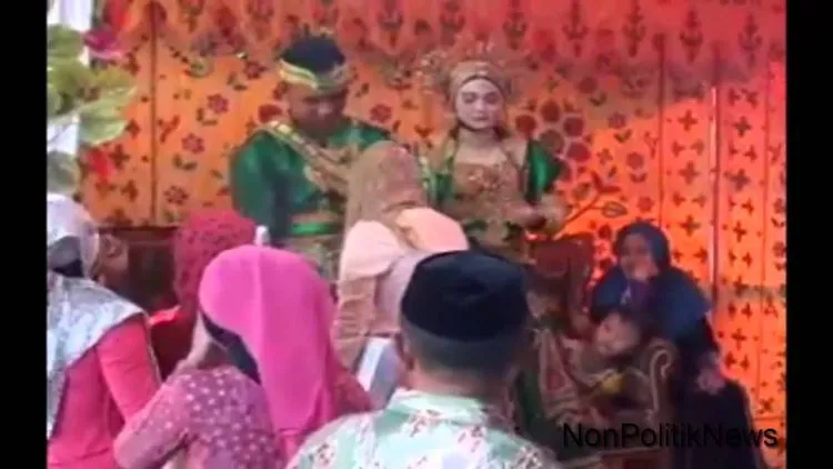 8 Alasan Kenapa Pergi Kondangan Mantan Hanya Buang-buang Waktu Belaka. Mending Gak Datang! 15