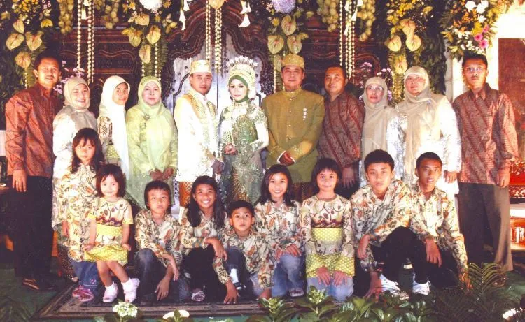 Perlu Enggak Sih Melamar Dengan Kalimat 'Will U Marry Me' di Indonesia? 16
