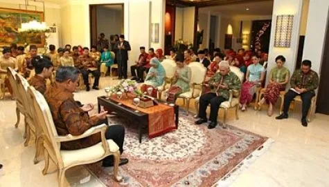 Perlu Enggak Sih Melamar Dengan Kalimat 'Will U Marry Me' di Indonesia? 18