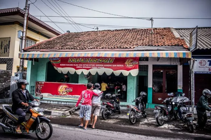 12 Fakta yang Membuktikan Kalau Warung Burjo Memang Lebih Perhatian Daripada Pacarmu! 13