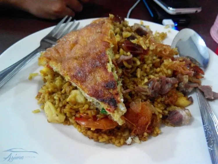 14 Surga Kuliner Tersembunyi yang Bisa Kamu Temui Saat Blusukan ke