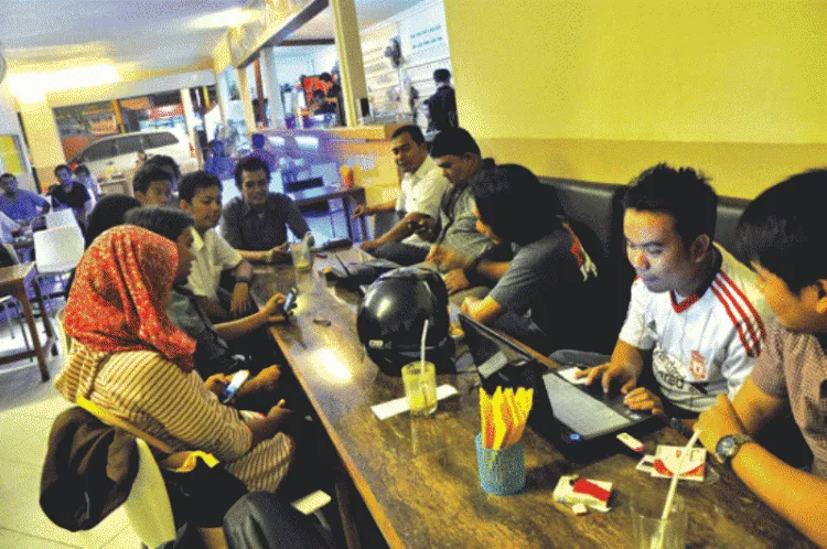 8 Kiat Sederhana Supaya Kamu Tetap Bisa Nongkrong Meski Gaji Bulanan Pas-pasan 14
