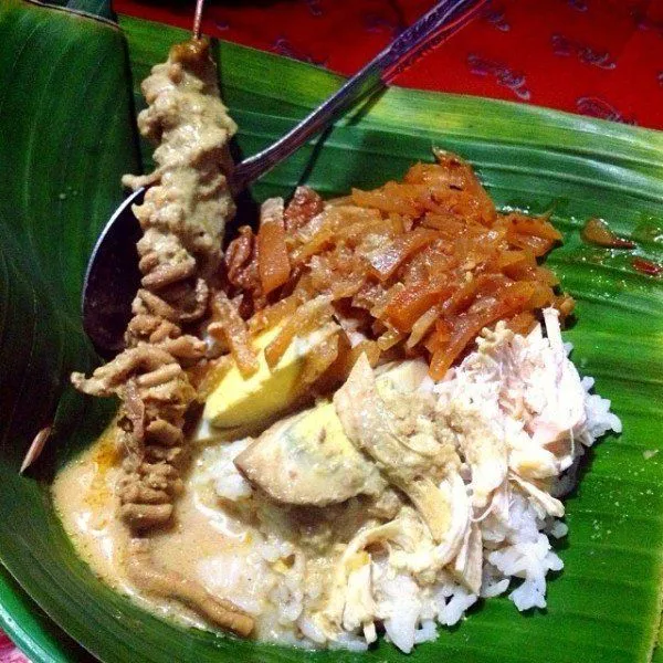 14 Surga Kuliner Tersembunyi yang Bisa Kamu Temui Saat Blusukan ke
