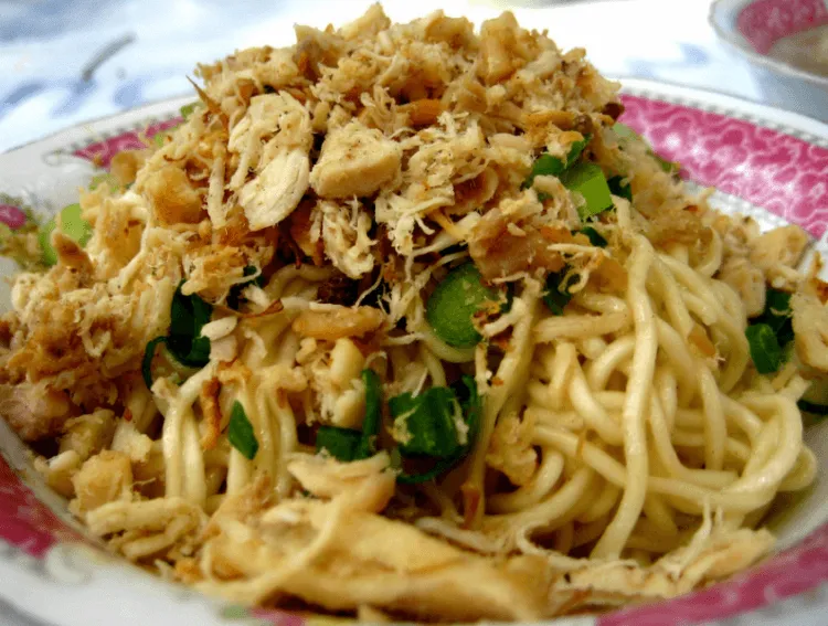 14 Surga Kuliner Tersembunyi yang Bisa Kamu Temui Saat Blusukan ke