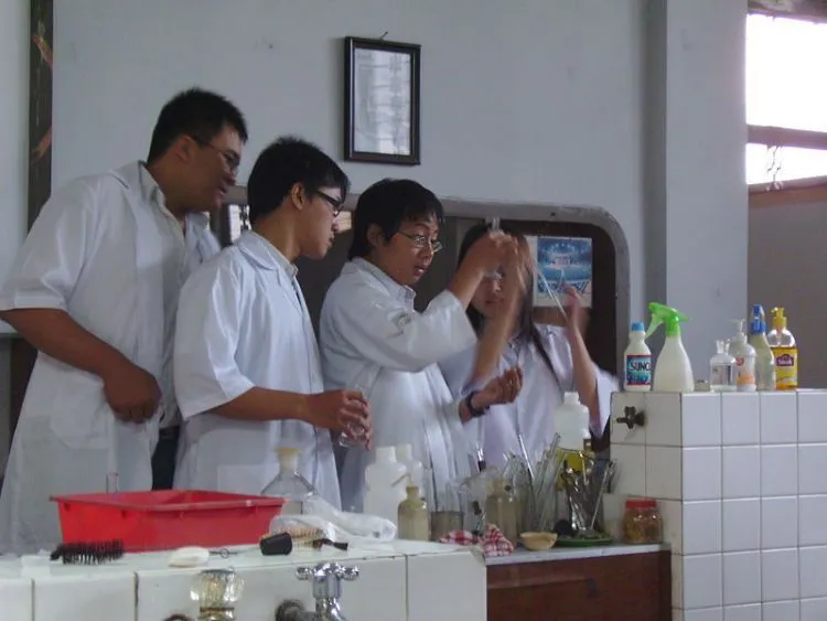 Sepotong Nostalgia yang Cuma Dirasakan oleh Anak SMA Katolik/Kristen 16