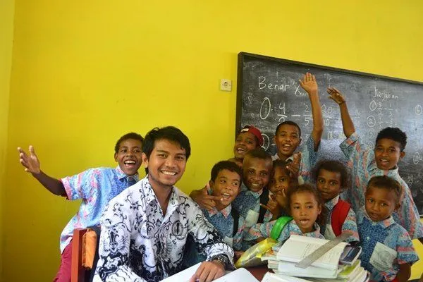 Aku Mengajar Bukan Untuk Uang. Ini Adalah Pekerjaan Membangun Masa Depan 5