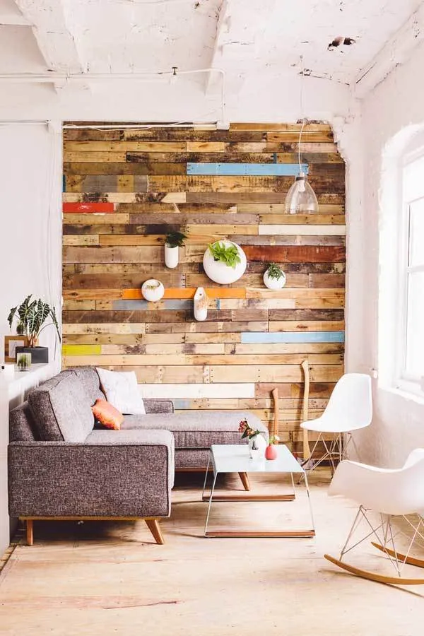 9 Hiasan Dinding Dari Kayu Bekas yang Bikin Kamar Kost Atau Rumahmu Lebih Cantik 13
