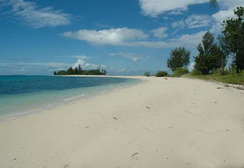 5 Pantai Ambon Manise yang Masih Seindah Surga, Belum Terjamah Jahilnya Tangan Manusia 10