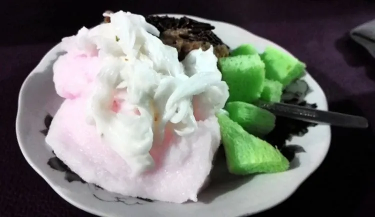 14 Surga Kuliner Tersembunyi yang Bisa Kamu Temui Saat Blusukan ke
