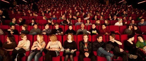 Heran Kenapa Kamu Bisa Nangis Saat Nonton Film Drama? 6 Alasan Ini Bisa Menjawab Tanda Tanya dalam Benakmu! 10